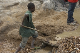 پاسخ اپل و مایکروسافت به اتهام دست داشتن در موضوع کار کودکان در کنگو