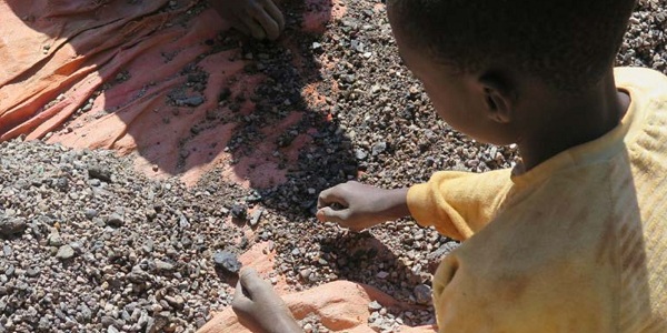کودکان آفریقایی قربانی سودجویی اپل، سامسونگ و سونی