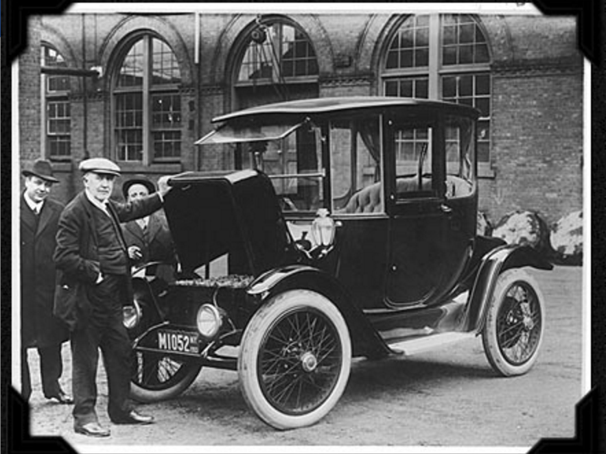 از ادیسون تا تسلا: تاریخچه خودروهای برقی از 1900 تا 2015