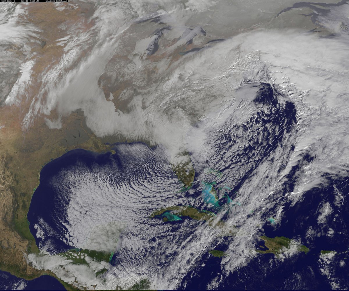تماشا کنید: ویدئو و تصاویر فضایی شگفت انگیز از طوفان بزرگ آمریکا