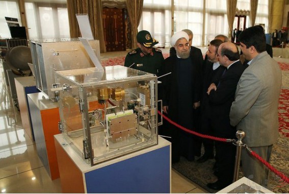 دکتر روحانی از دو ماهواره جدید و سامانه انتقال مداری رونمایی کرد