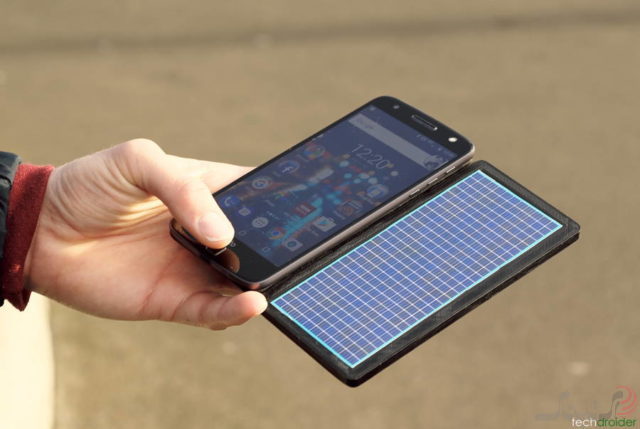 Moto Mico یک باتری خورشیدی همراه برای گوشی‌های هوشمند است