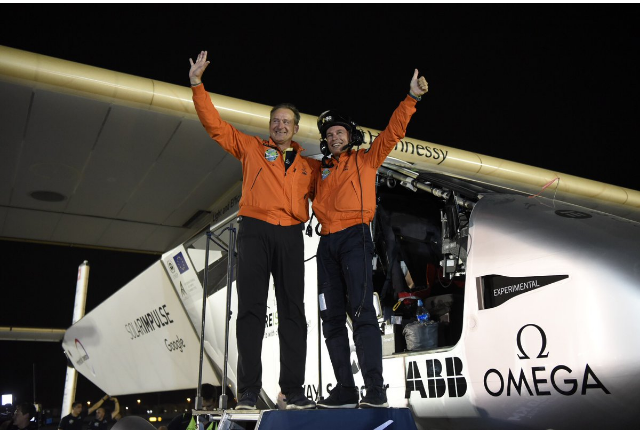 هواپیمای Solar Impulse 2 سفر خود به دور دنیا را کامل کرد