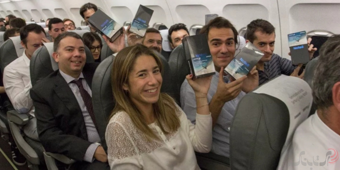200 مسافر خوش شانس در یک هواپیما در اسپانیا سامسونگ گلکسی Note 8  دریافت کردند
