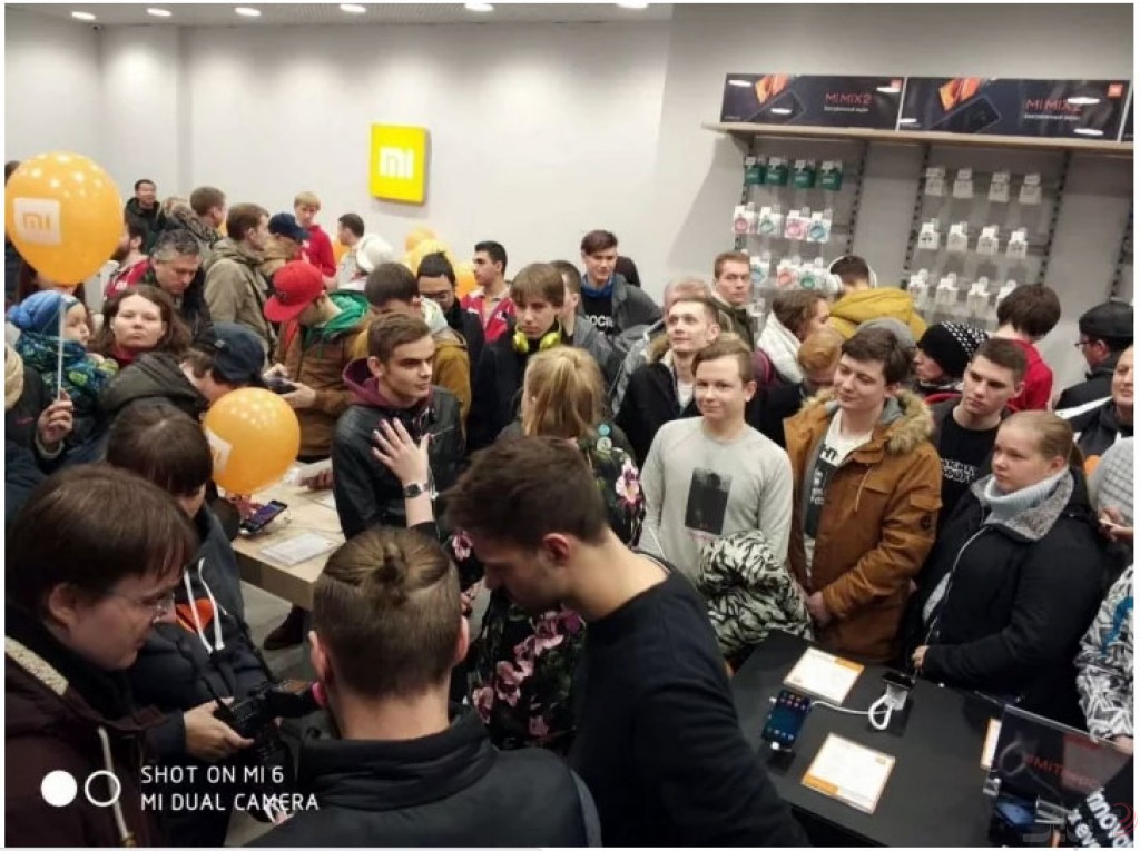 Xiaomi در روسیه فروشگاه 24 ساعته باز کرد